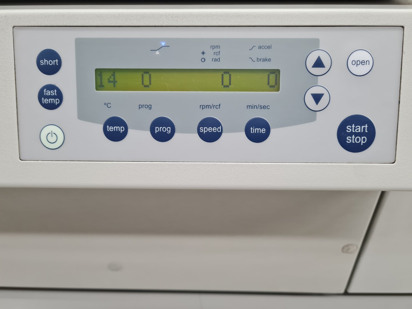 Image of Eppendorf 5804 R Refrigerated Centrifuge with F-34-8-38 Rotor Lab