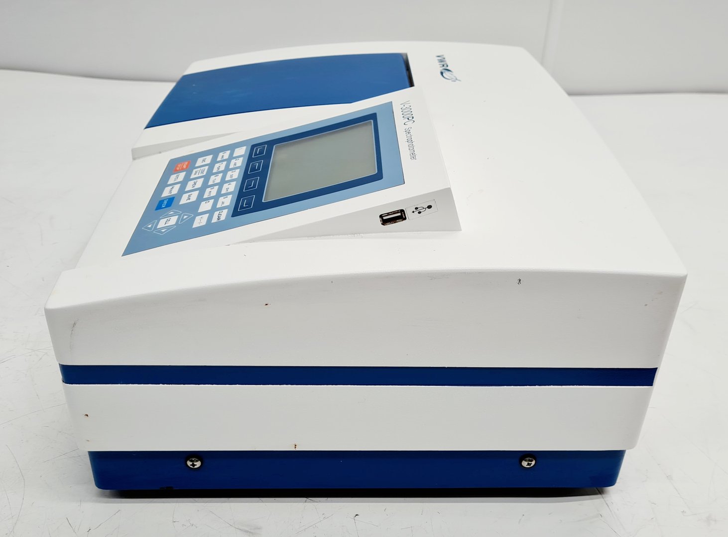 Image of VWR V-3000PC Visible Spectrophotometer Lab