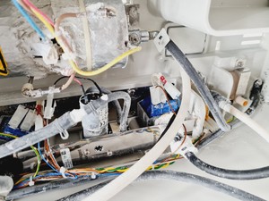 Thumbnail image of BUCHI K-355 Laboratory Distillation Unit Lab
