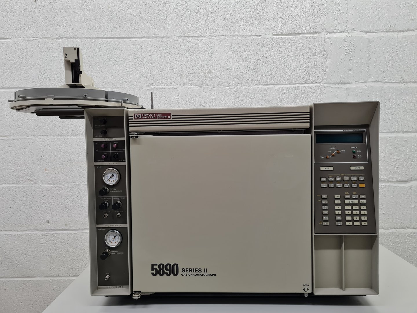 Image of Hewlett Packard 5890 Series II Gas Chromatograph Lab