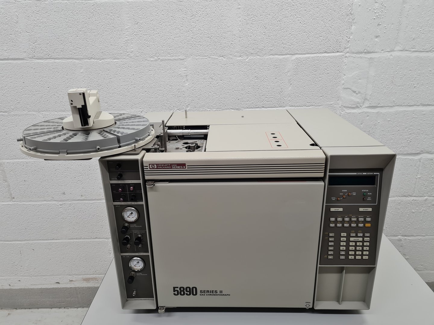 Image of Hewlett Packard 5890 Series II Gas Chromatograph Lab