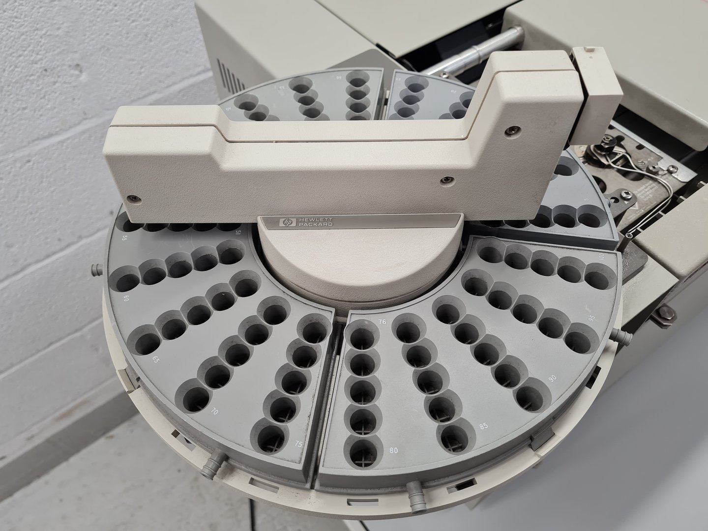 Image of Hewlett Packard 5890 Series II Gas Chromatograph Lab