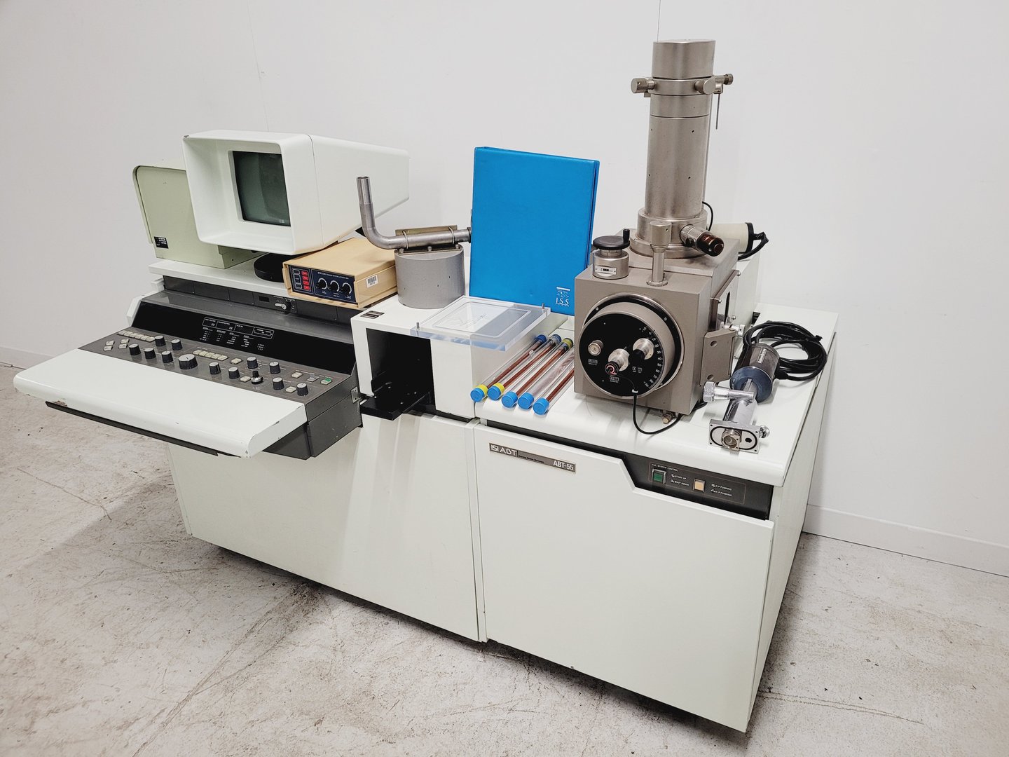 Image of ISI ABT Scanning Electron Microscope (SEM) ABT-55 Lab