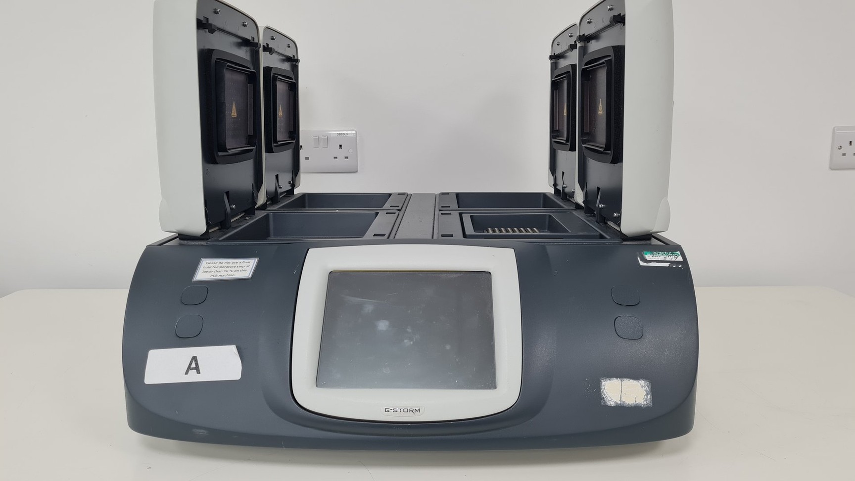 Image of G-STORM Thermal Cycler GS00004 Lab