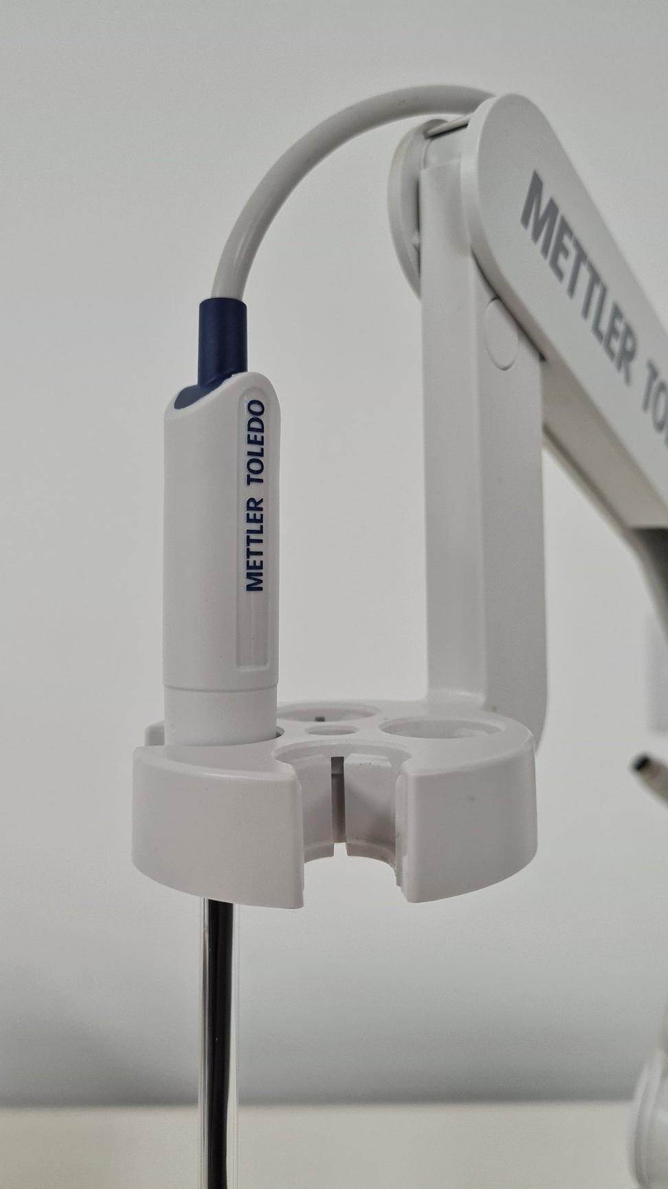 Image of Mettler Toledo SevenCompact Conductivity Meter System Model s230 Lab