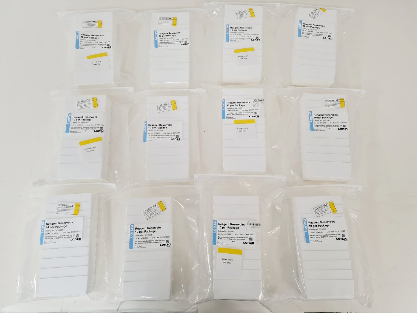 Image of 12 x Packs of 10 Lonza Reagent Reservoirs CN 00190035 Lab