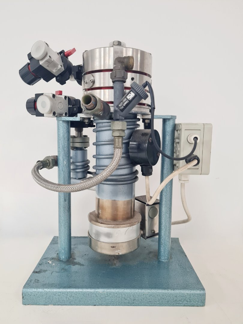 Image of Edwards E02 SpeediVac Vapour Diffusion Pump Lab