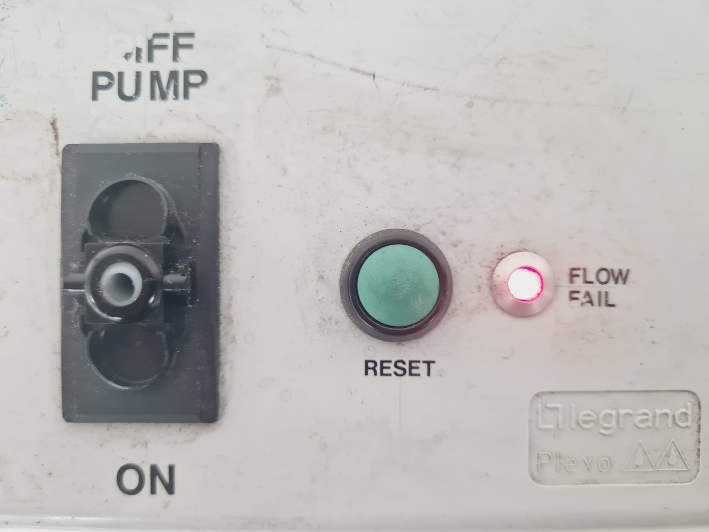 Image of Edwards E02 SpeediVac Vapour Diffusion Pump Lab