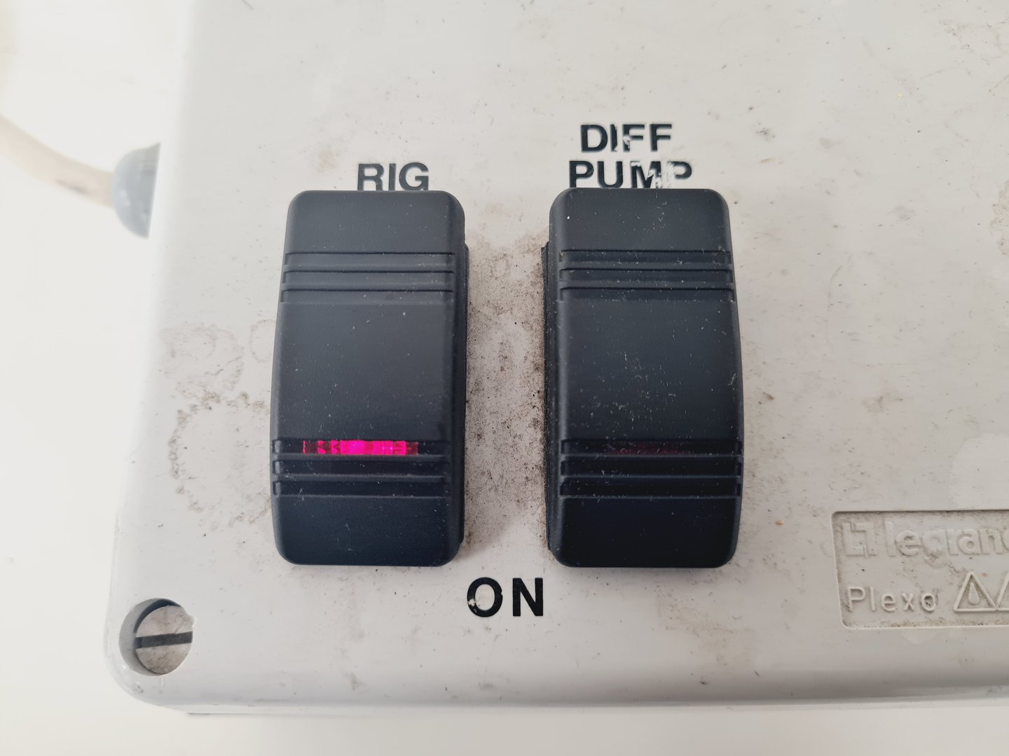 Image of Edwards SpeediVac E02 Vapour Diffusion Pump Lab