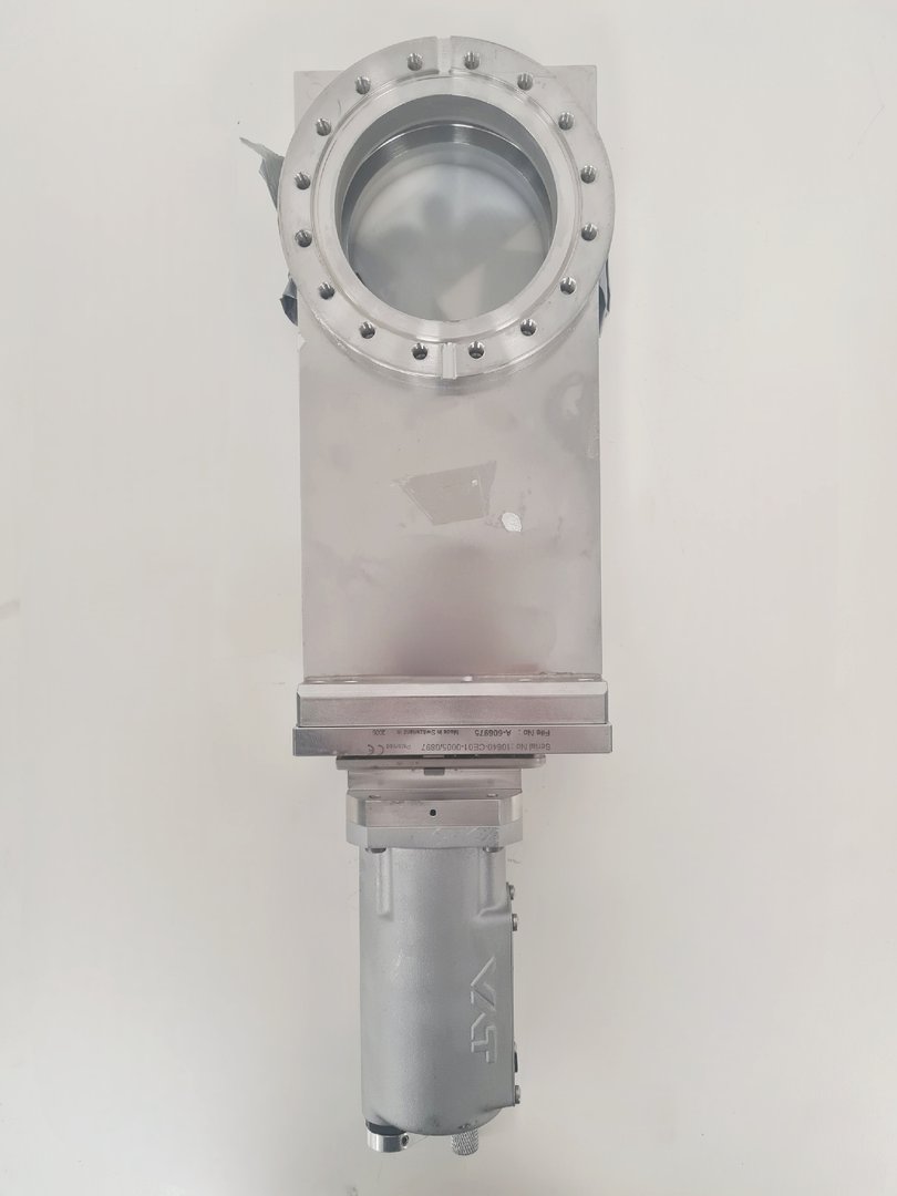 Image of VAT Diaphragm Manual Vacuum Gate Valve Lab