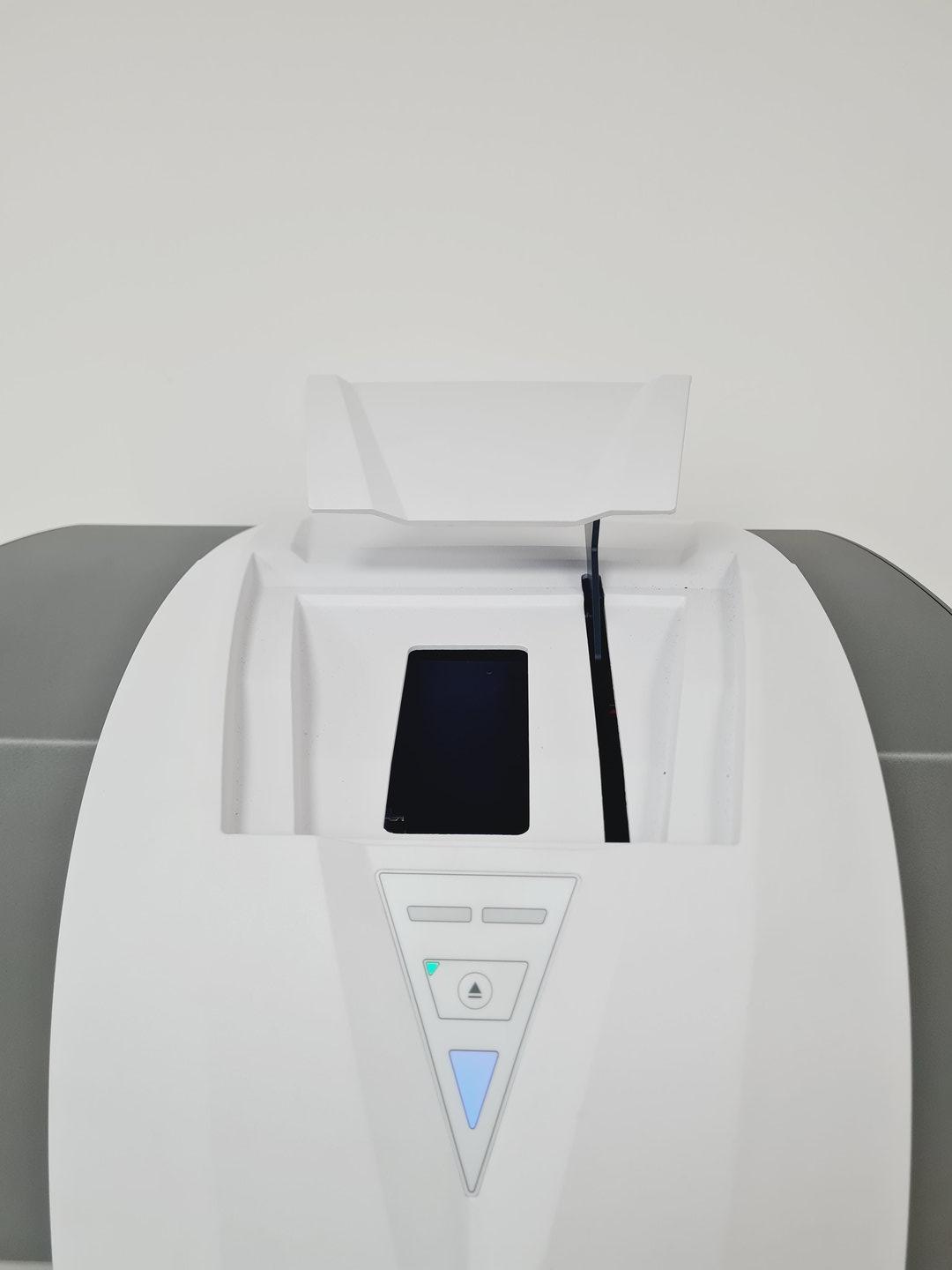 Image of Roche NimbleGen MS 200 Microarray Scanner Lab