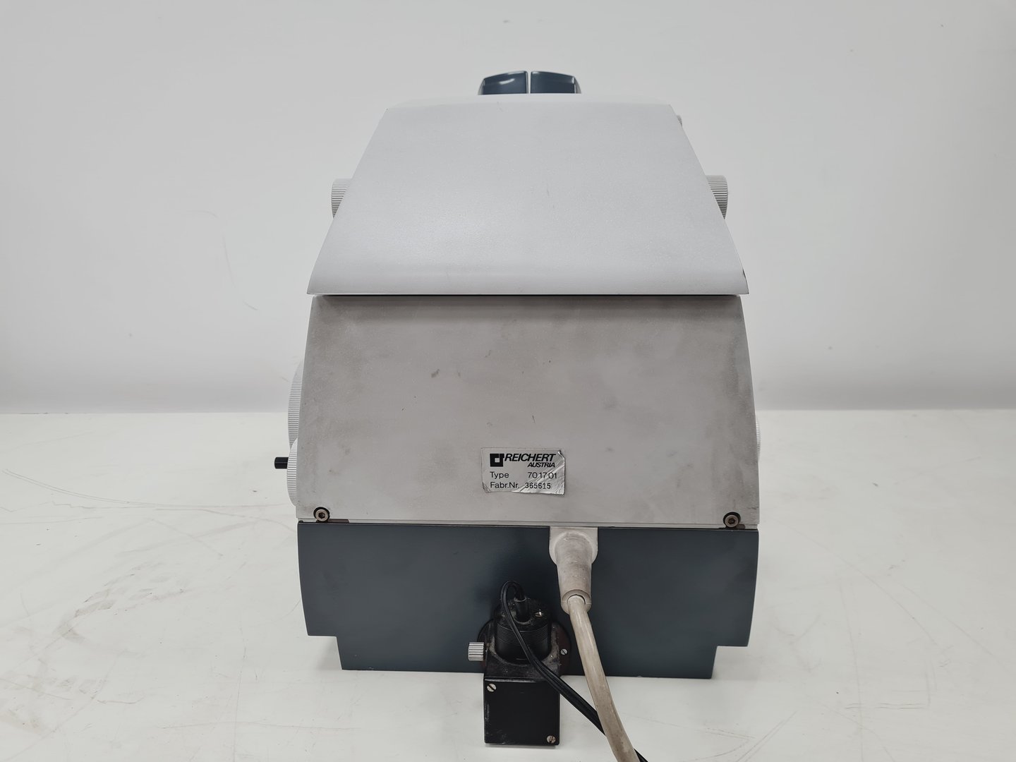 Image of Reichert Jung UltraCut Microtome 701701 Ultramicrotome + Controller Faulty