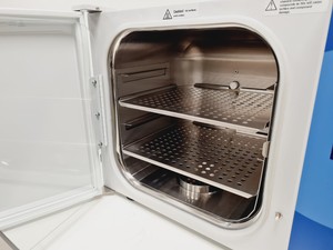 Thumbnail image of Thermo Scientific Midi 40 3404 CO2 Benchtop Laboratory Incubator Lab