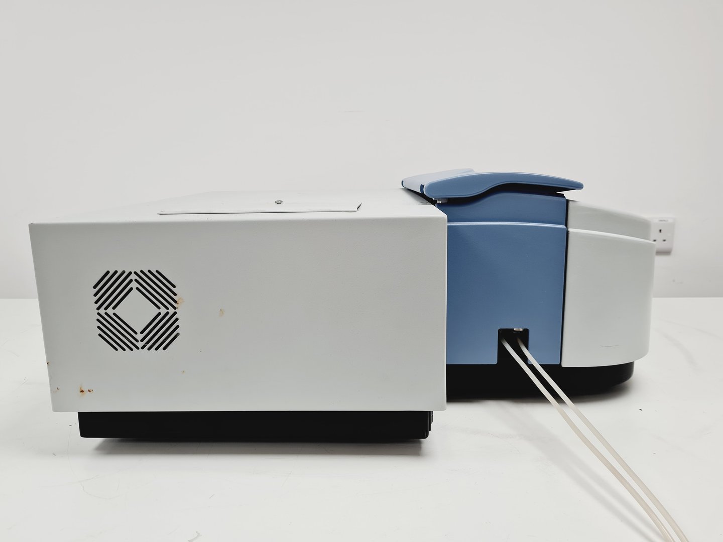 Image of Secomam UVIKON XS UV/VIS Spectrometer Lab