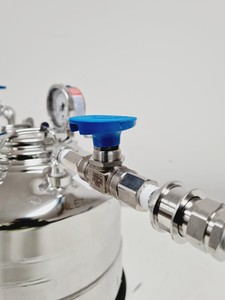 Thumbnail image of Millipore 5L Dispensing Pressure Vessel XX6700P05 Lab