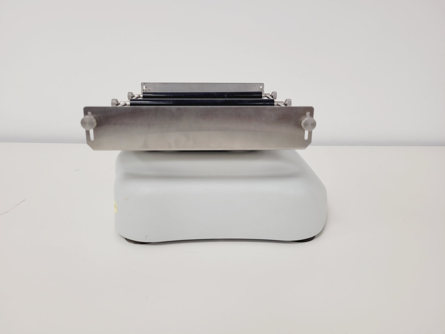 Image of Grant-Bio Orbital Platform Shaker PSU-10i Lab