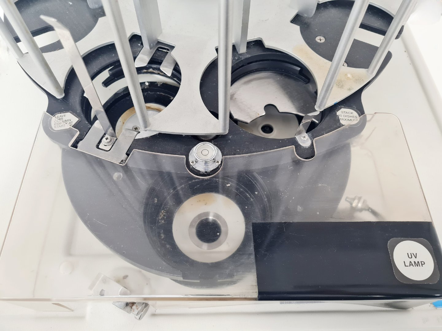 Image of New Brunswick PourMatic MP-1000 Automated Dish Filling System Lab
