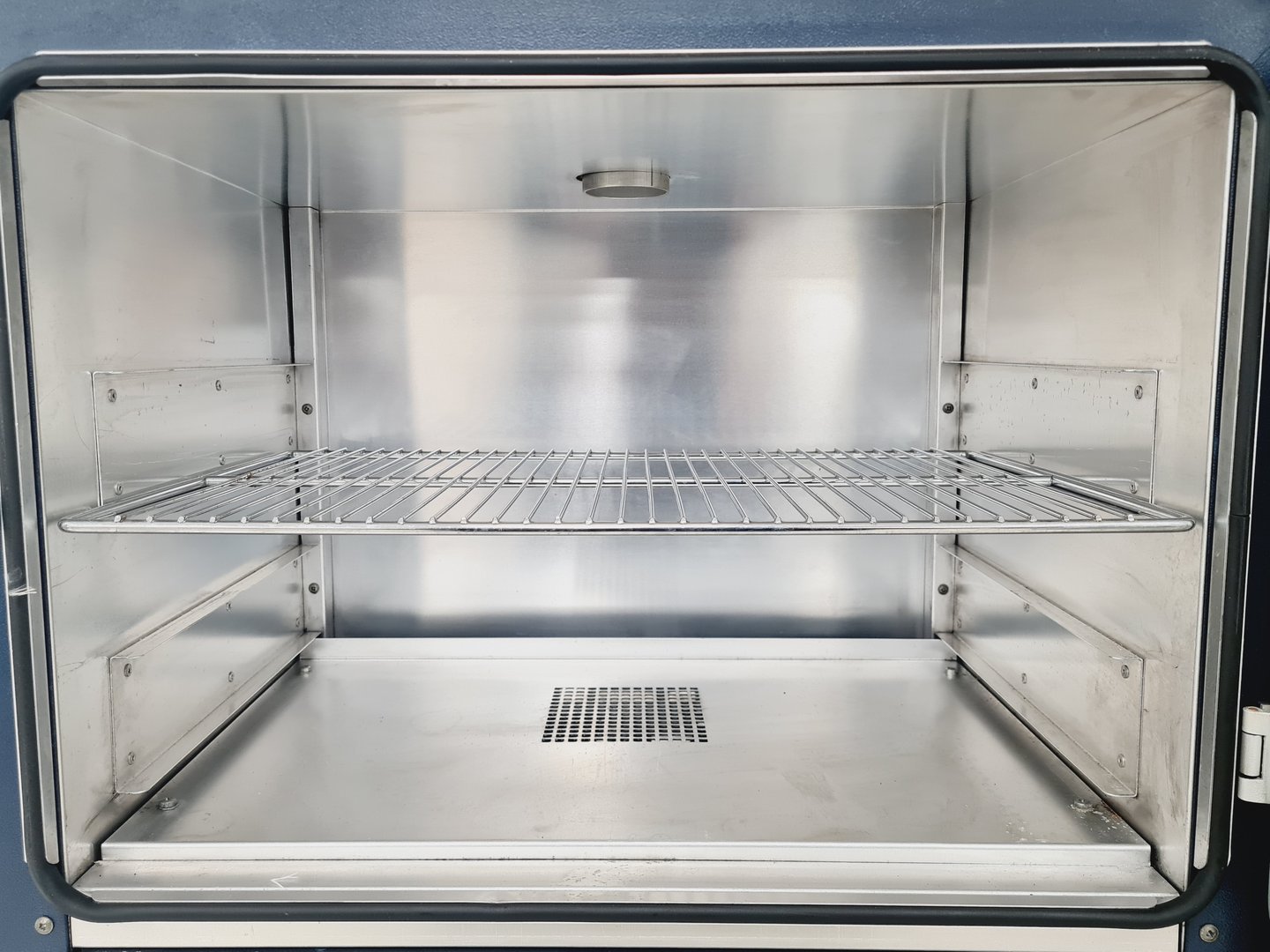 Image of Gallenkamp Economy Incubator With Fan Size 1  INA.306.010J Lab