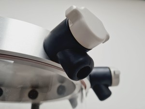 Thumbnail image of Labconco FreeZone 2.5L Freeze Dryer 710201050 + NXDS 1OiC Vacuum Pump Lab 