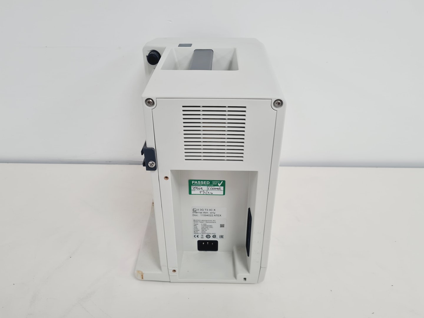 Image of Buchi Vacuum Pump V-300 Lab