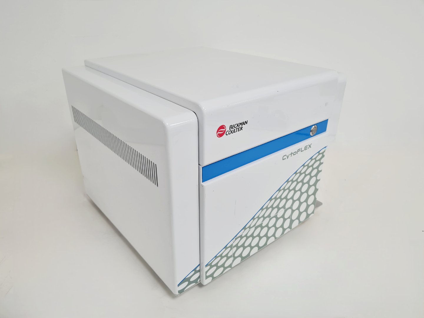 Image of Beckman Coulter CytoFLEX B3-R2-V2 Flow Cytometry Analyser Lab Spares/Repairs