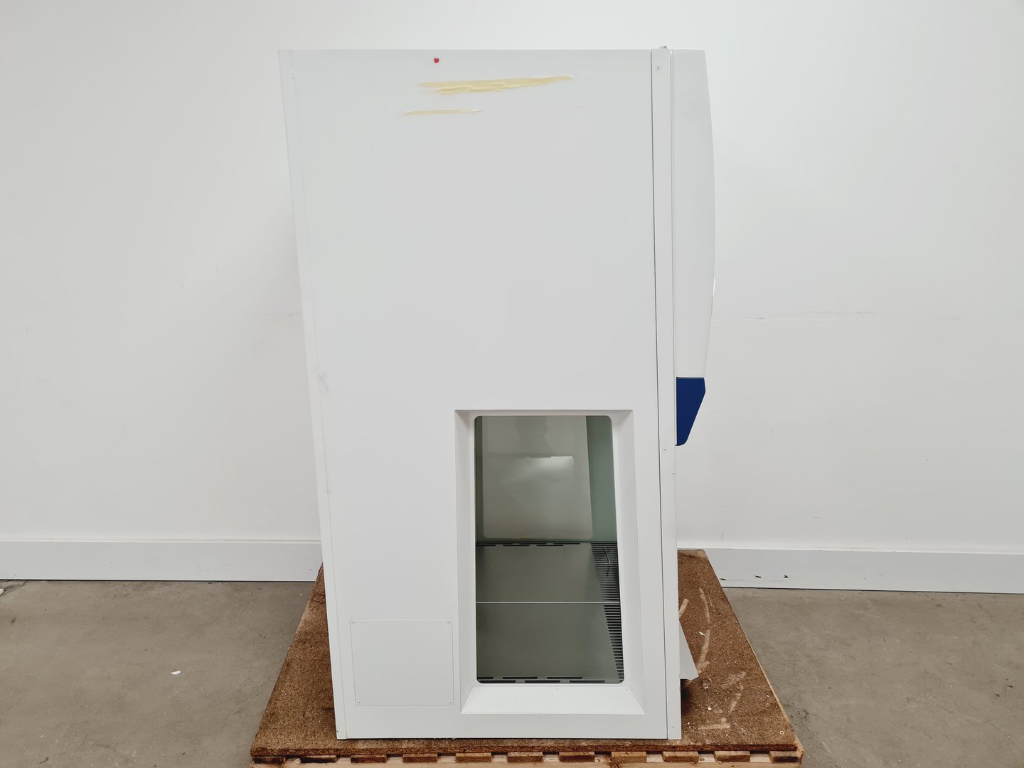 Image of Esco Class 2 BSC Airstream AC2-2E8 Safety Cabinet