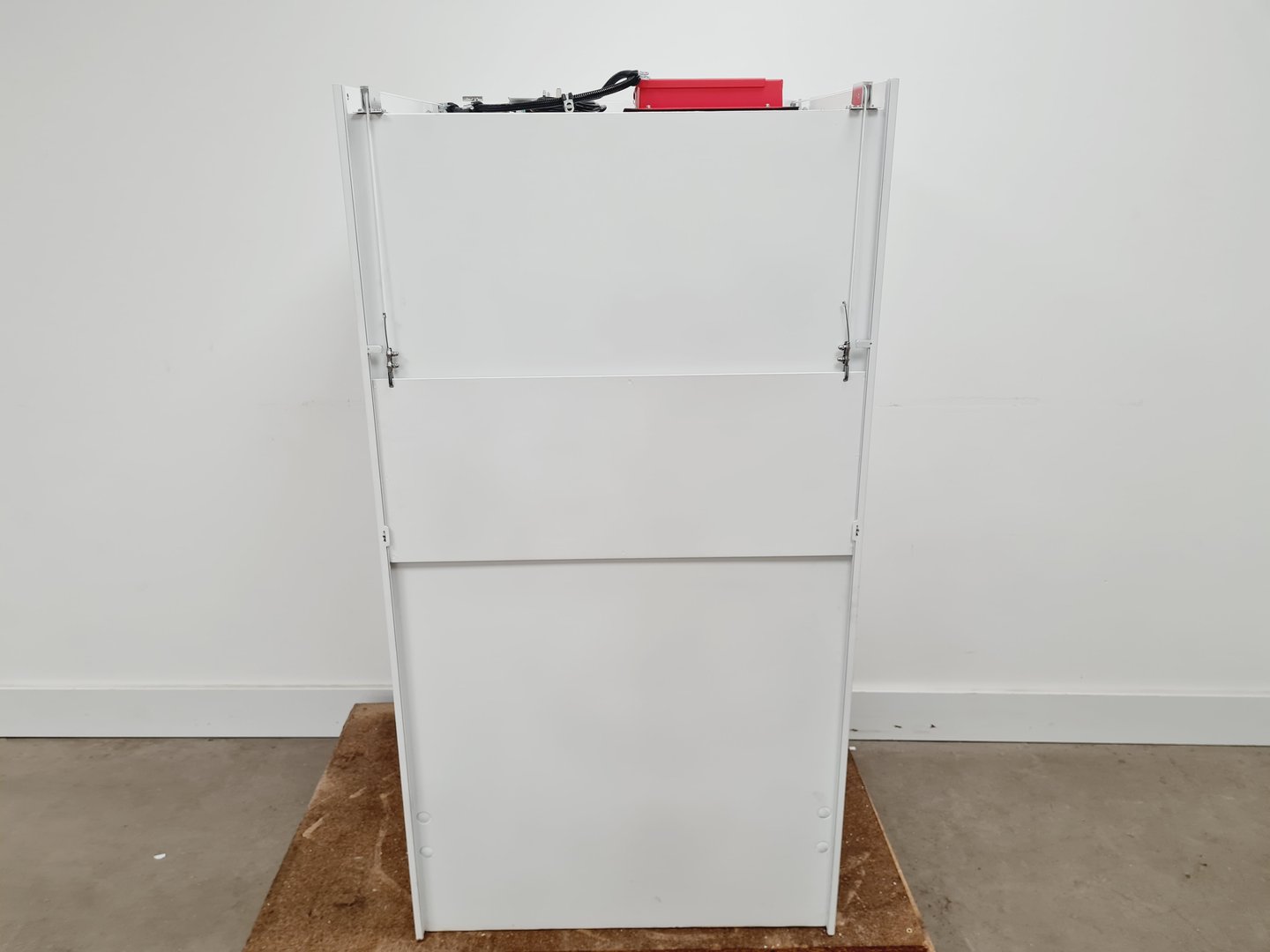 Image of Esco Class 2 BSC Airstream AC2-2E8 Safety Cabinet