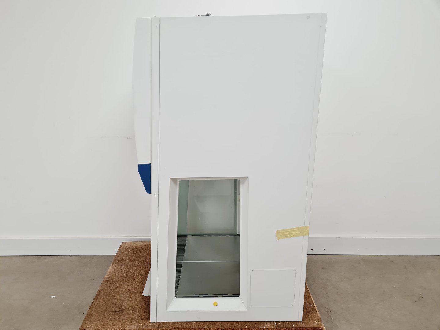 Image of Esco Class 2 BSC Airstream AC2-2E8 Safety Cabinet