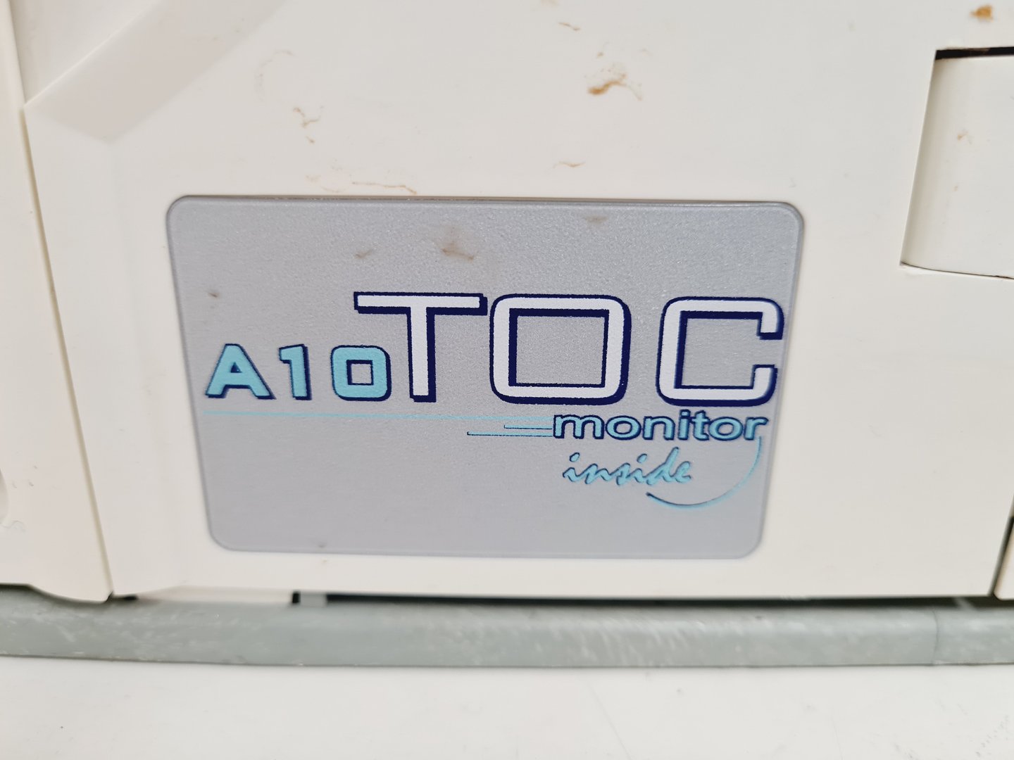 Image of Millipore Milli-Q Advantage A10 w/ Q-POD Water Purification System