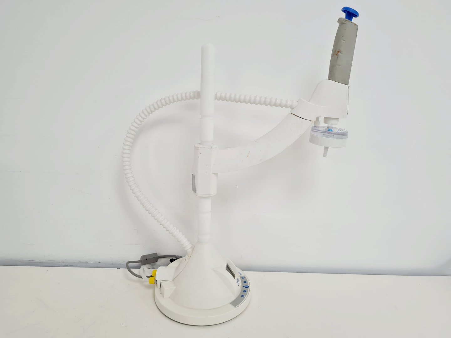 Image of Millipore Milli-Q Advantage A10 w/ Q-POD Water Purification System