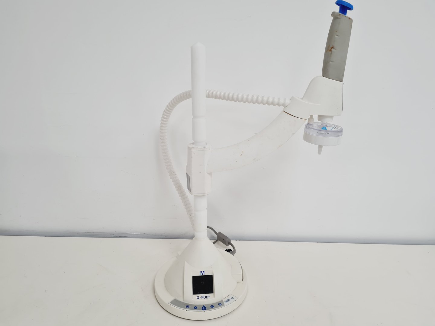 Image of Millipore Milli-Q Advantage A10 w/ Q-POD Water Purification System