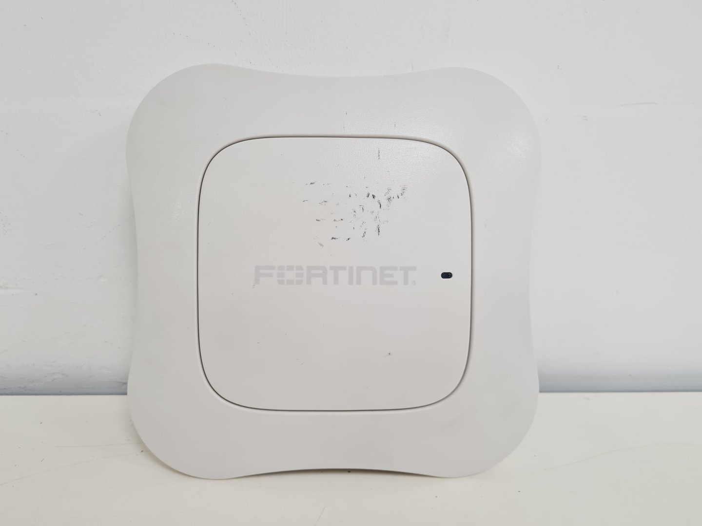 Image of Lot Of Fortinet & Meru Duel Radio Access Points