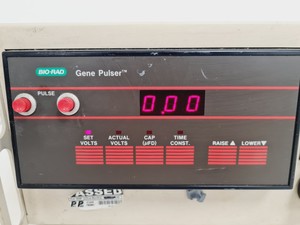 Thumbnail image of Bio-Rad Gene Pulser & Pulse Controller with Shock Chamber Lab