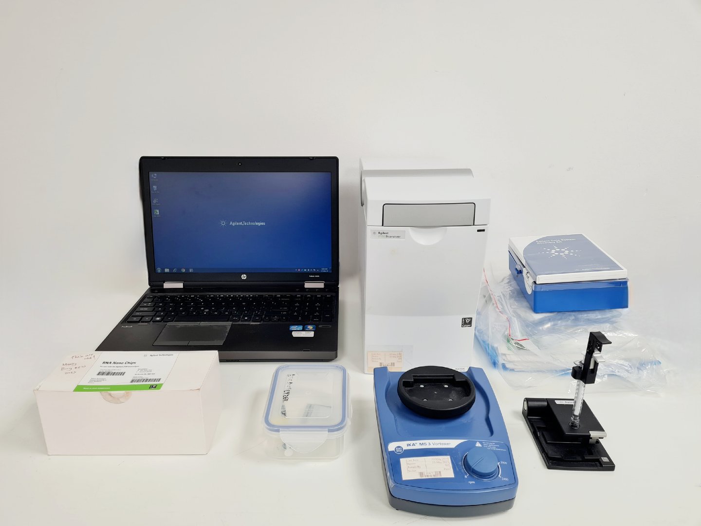 Image of Agilent 2100 Bioanalyzer System with Software & Accessories lab