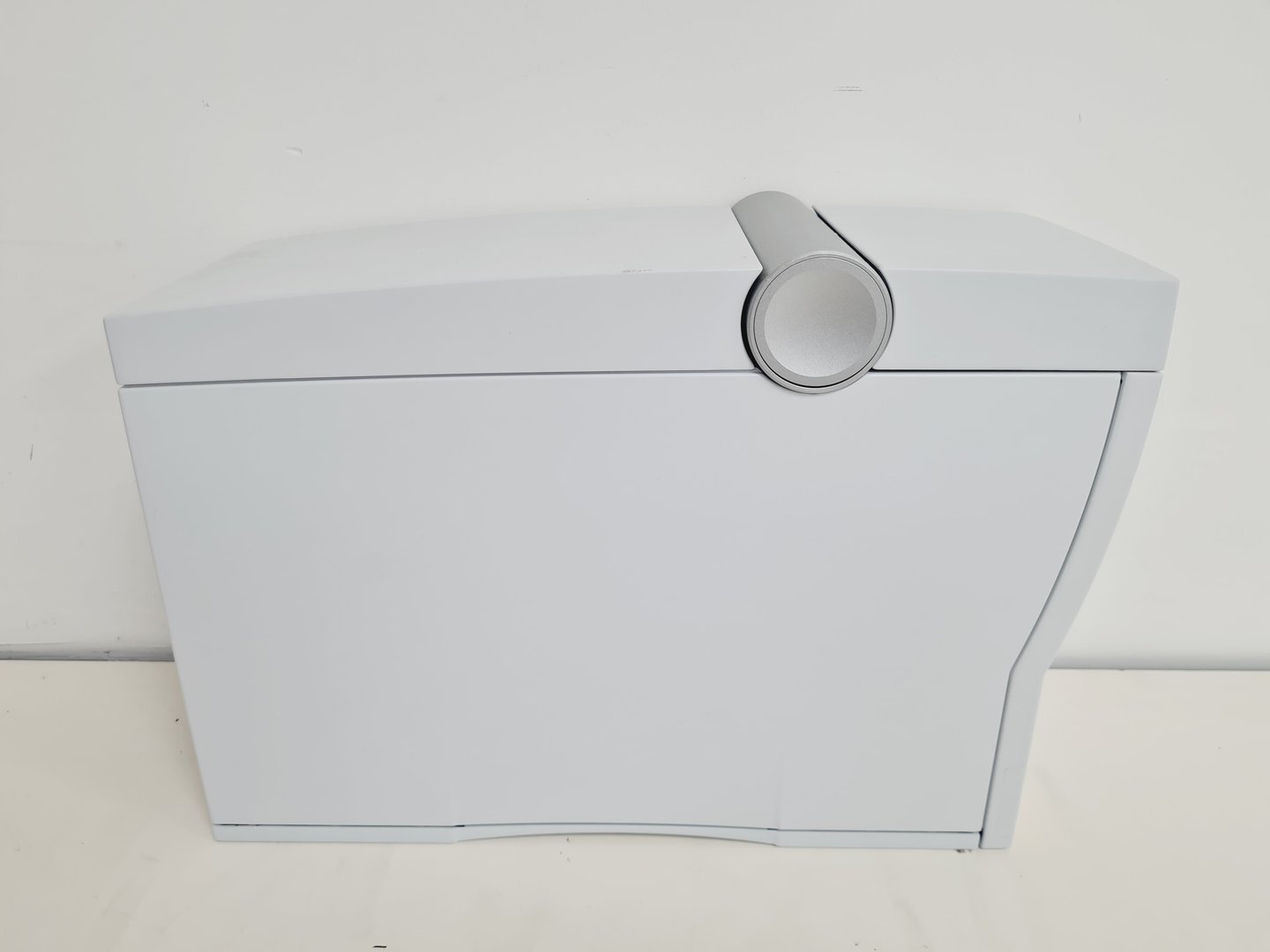 Image of Agilent 2100 Bioanalyzer System with Software & Accessories lab