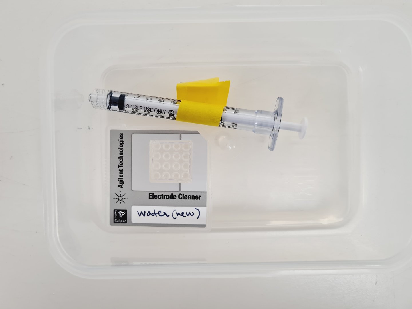 Image of Agilent 2100 Bioanalyzer System with Software & Accessories lab