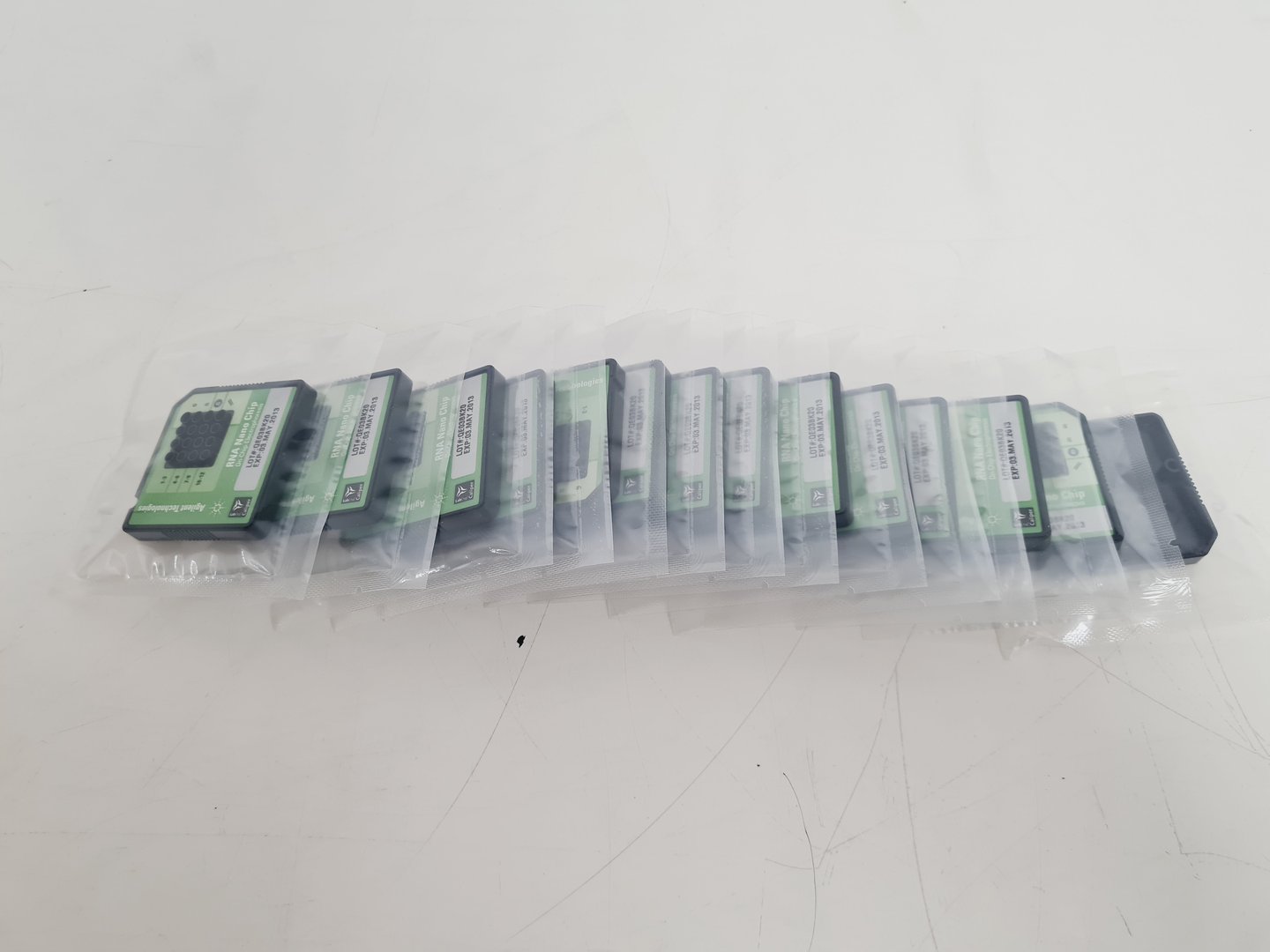 Image of Agilent 2100 Bioanalyzer System with Software & Accessories lab