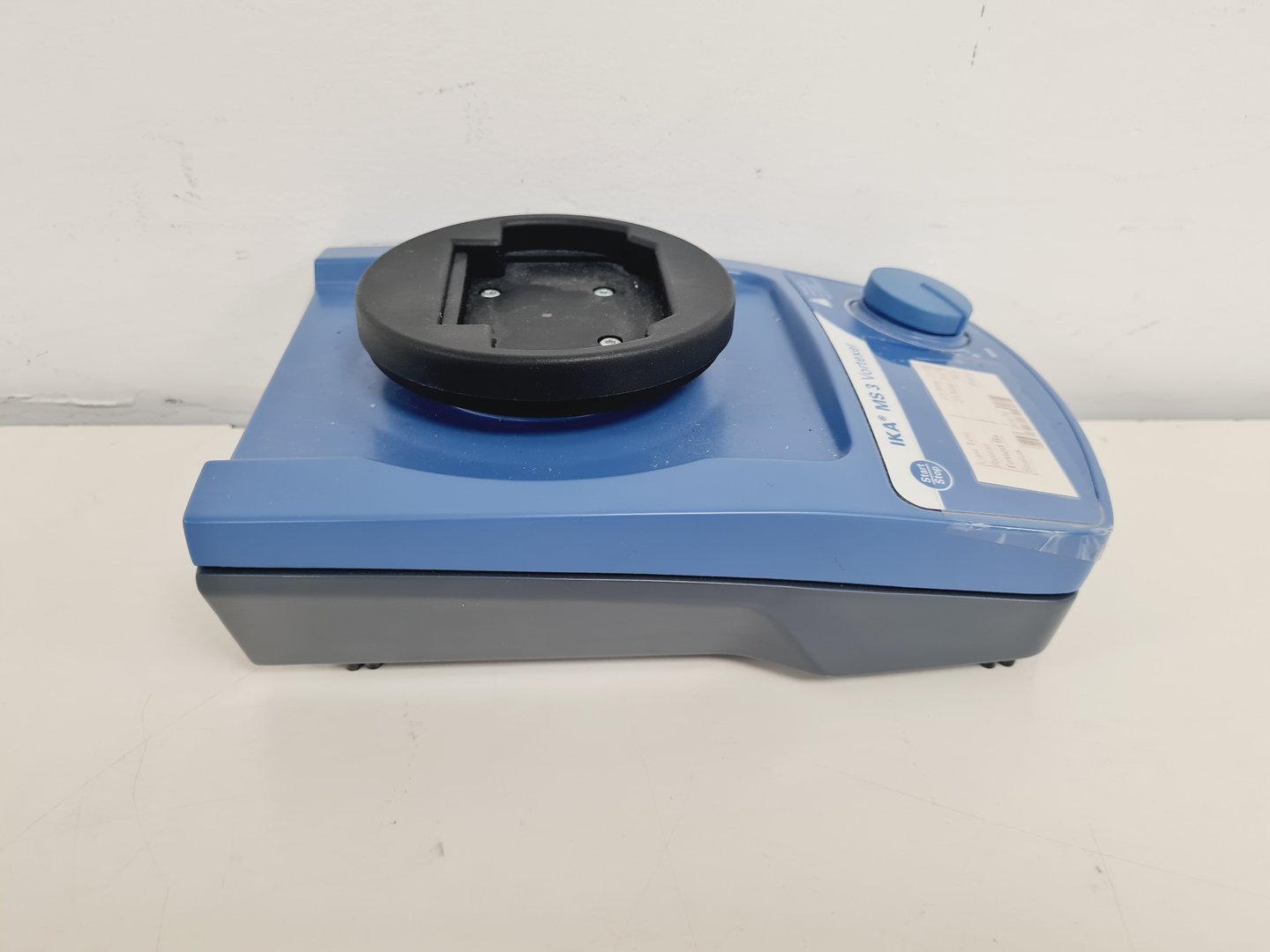 Image of Agilent 2100 Bioanalyzer System with Software & Accessories lab