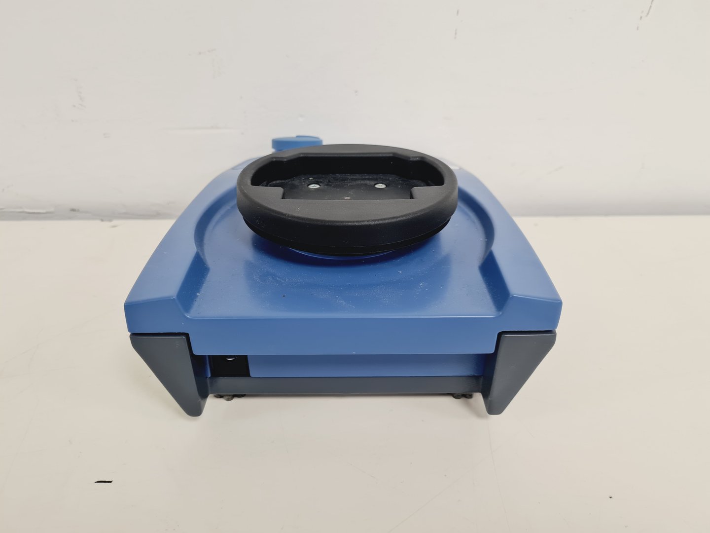 Image of Agilent 2100 Bioanalyzer System with Software & Accessories lab