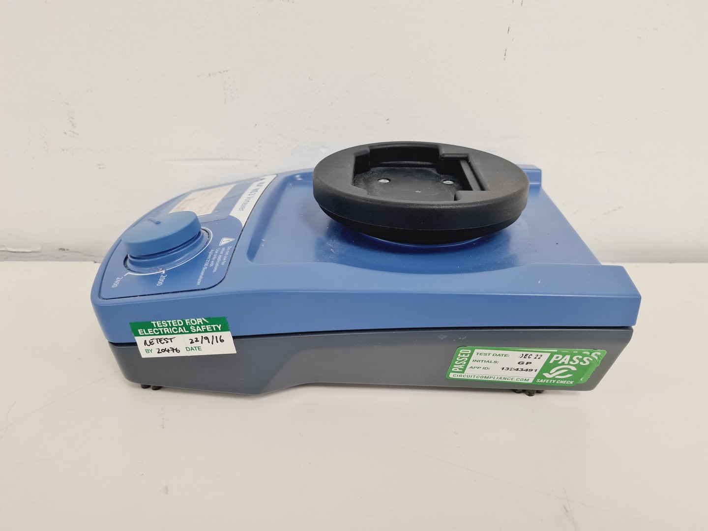 Image of Agilent 2100 Bioanalyzer System with Software & Accessories lab