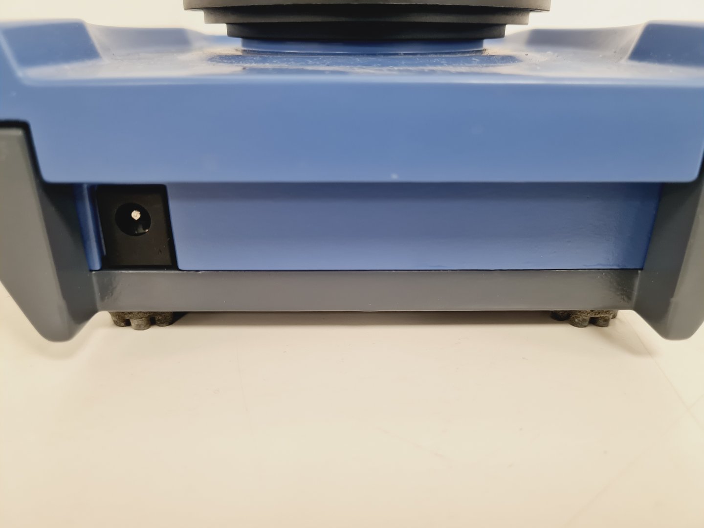 Image of Agilent 2100 Bioanalyzer System with Software & Accessories lab