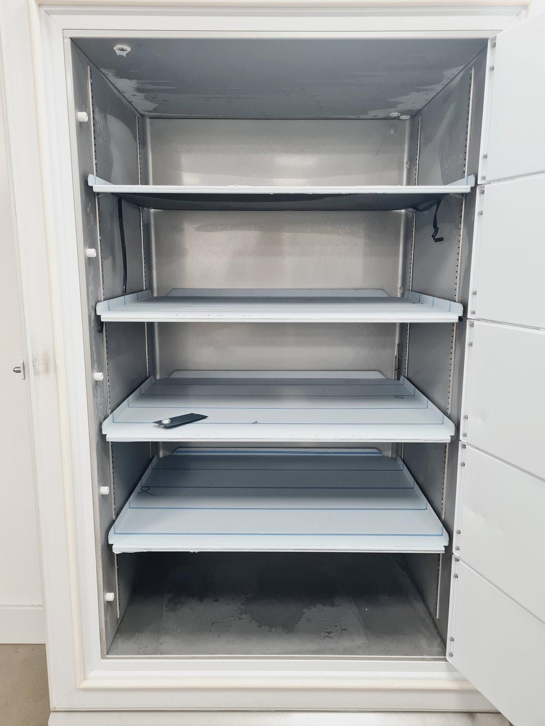 Image of New Brunswick Scientific  Model U570-86 Ultra Low Temp -86ºc Freezer