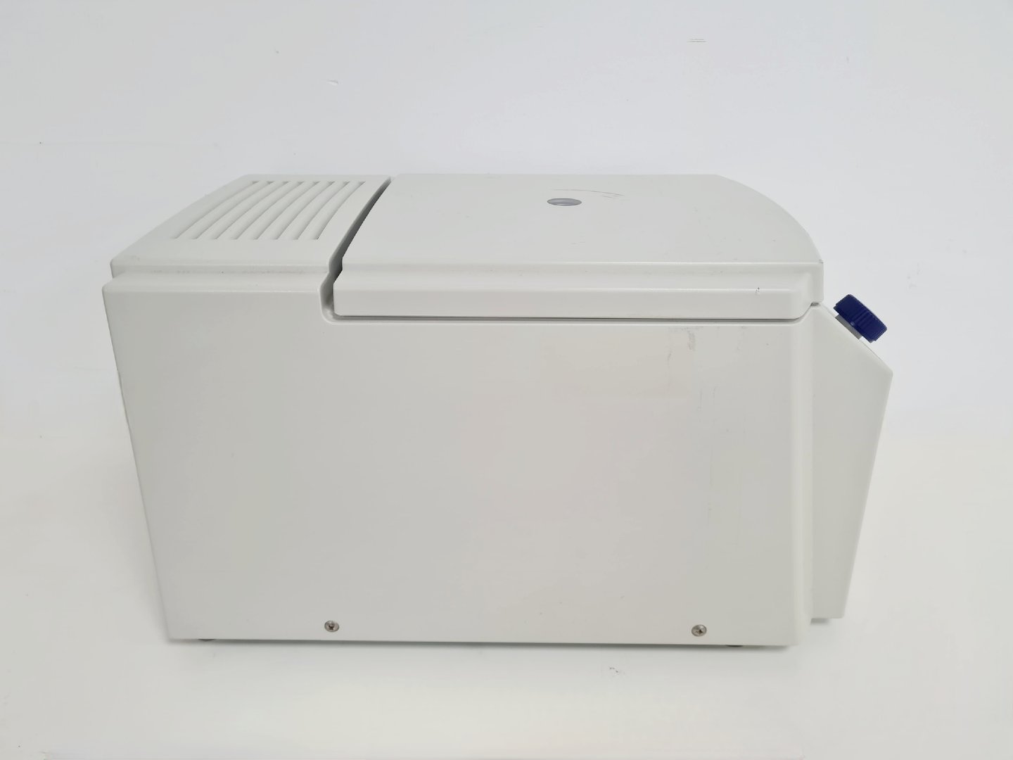 Image of Eppendorf Refrigerated Benchtop Centrifuge 5415 R with 13200rpm Rotor Lab