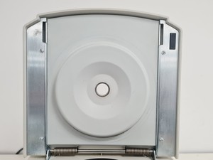 Thumbnail image of Eppendorf Refrigerated Benchtop Centrifuge 5415 R with 13200rpm Rotor Lab
