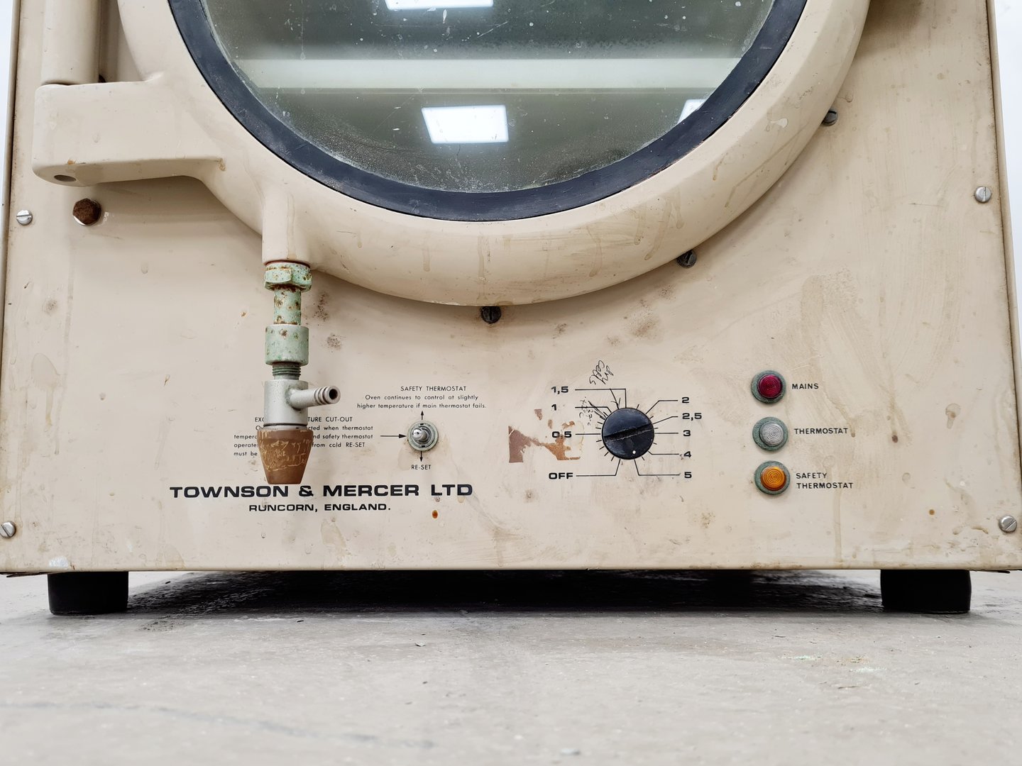 Image of Townson and Mercer - Laboratory Vacuum Oven Furnace Lab