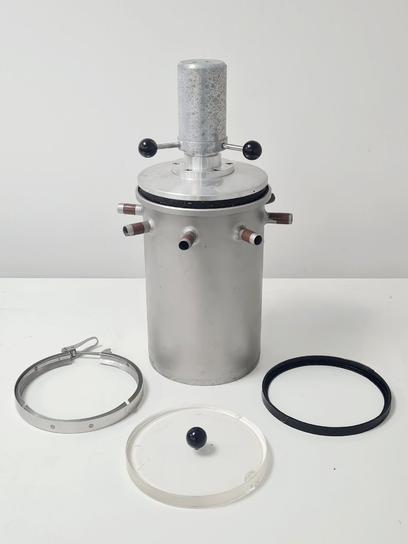 Image of Freeze Drying Chamber with Valves for Vacuum Freeze Dryer Lab