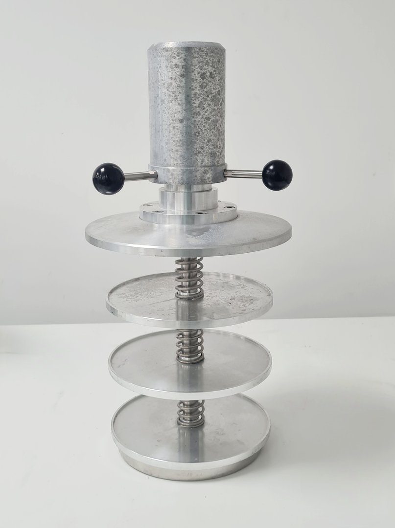 Image of Freeze Drying Chamber with Valves for Vacuum Freeze Dryer Lab
