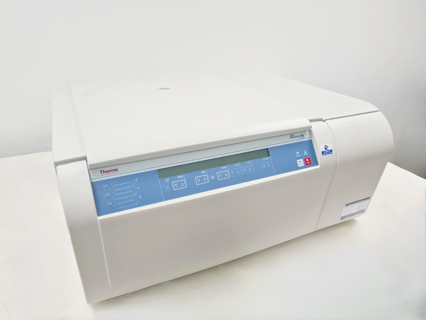 Image of Thermo Scientific Benchtop Laboratory Centrifuge Heraeus Megafuge 40R Lab
