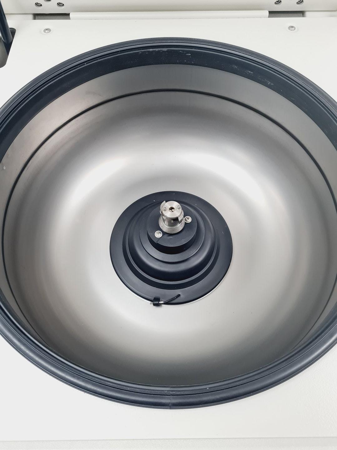 Image of Thermo Scientific Benchtop Laboratory Centrifuge Heraeus Megafuge 40R Lab