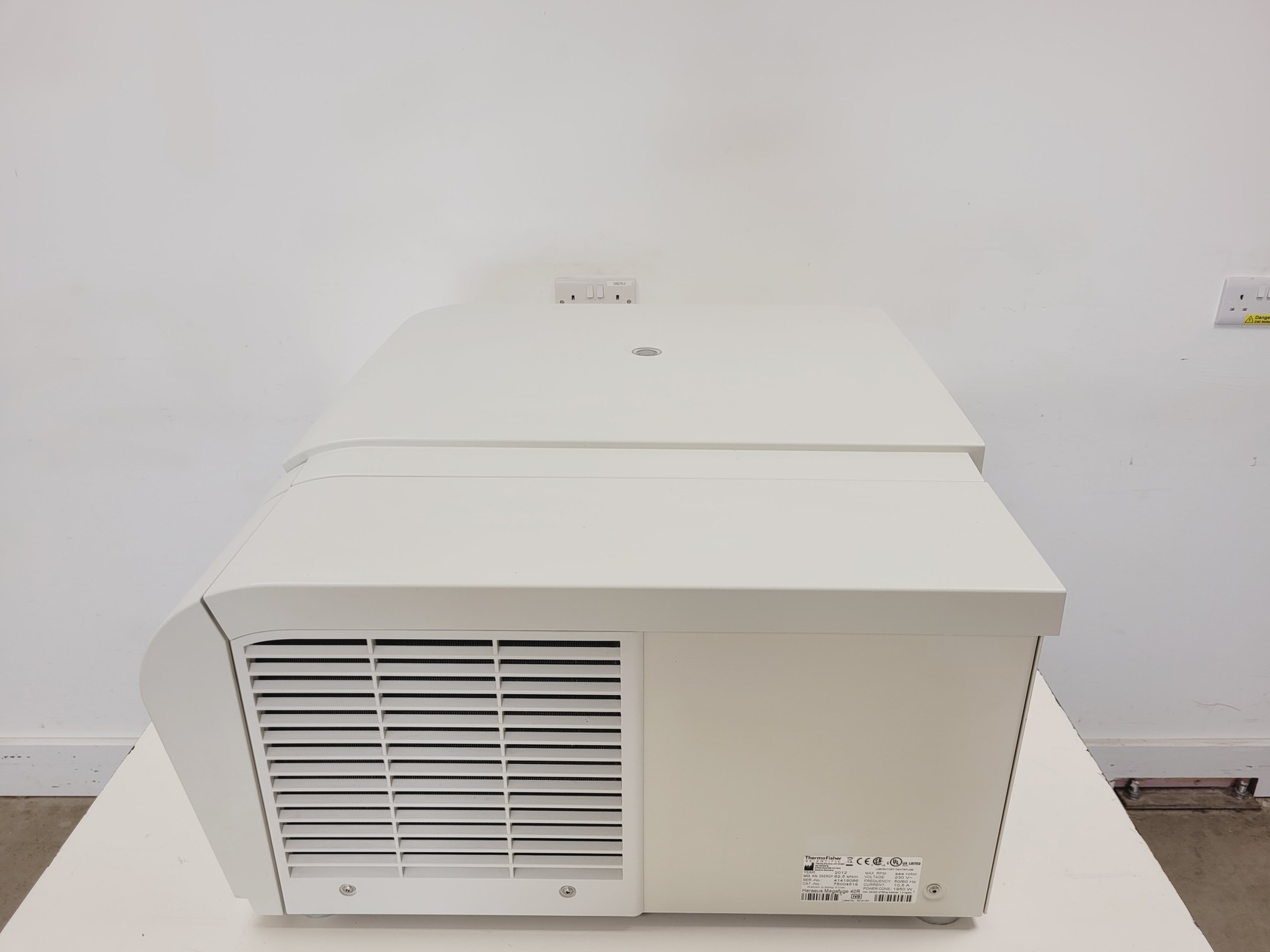 Image of Thermo Scientific Heraeus Megafuge 40R Laboratory Centrifuge Lab